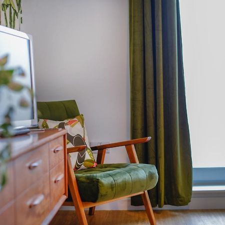 Apartment Two - Private Car Park, Comfortable And Well Equipped - By Ocean City Retreats Plymouth Exterior foto